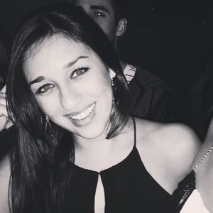 Meet your Posher, Adrienne